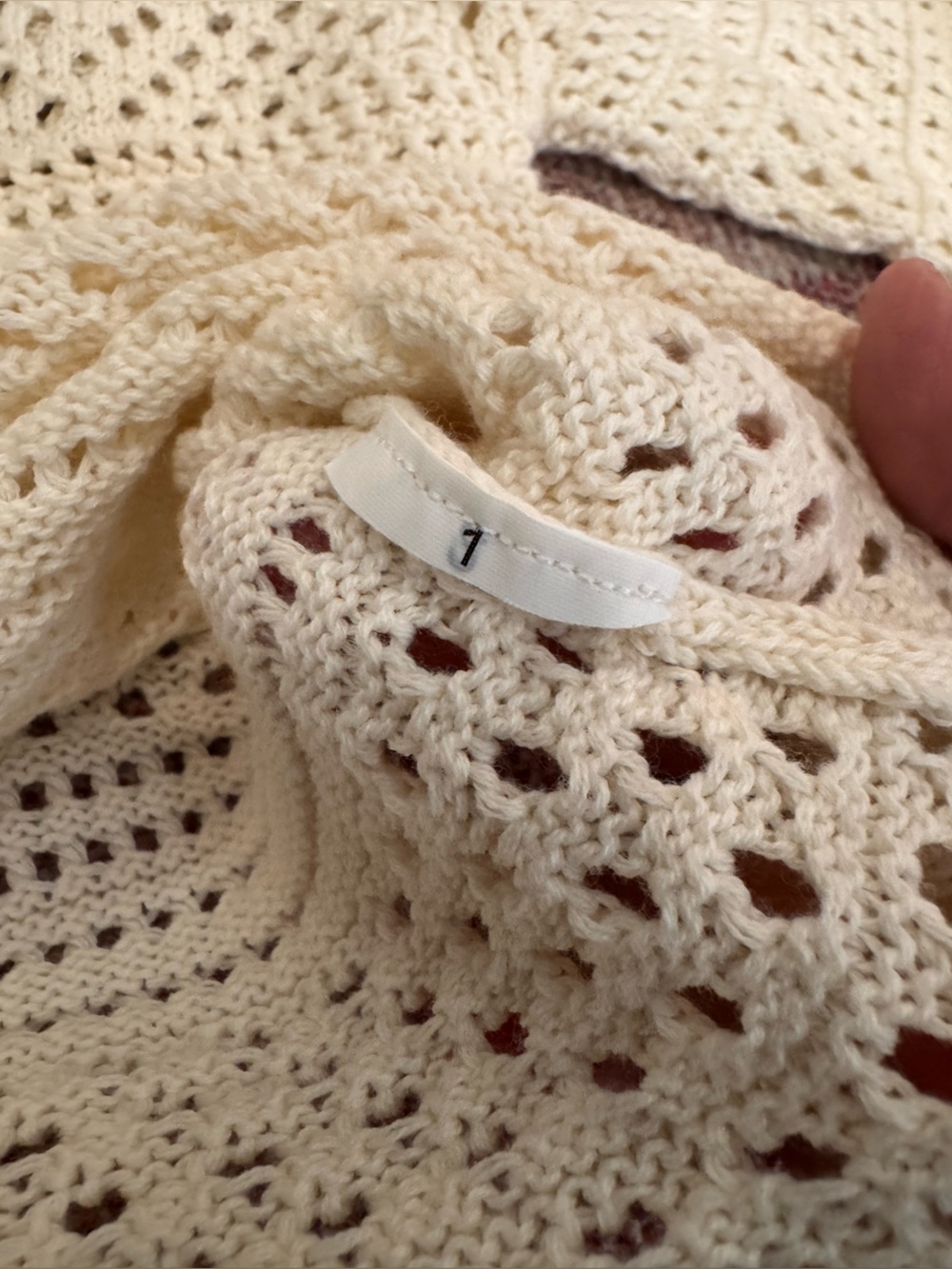 Billabong v neck crochet v neck long sleeve cream sweater sz small like new - Picture 9 of 9